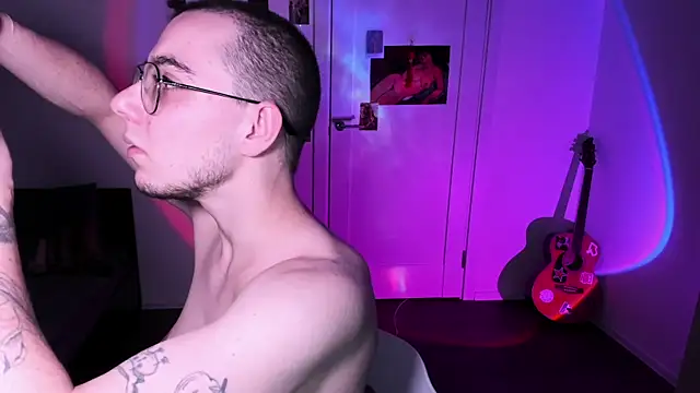 tyler bergg online show from October 23, 9:21 pm