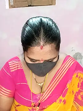 Snapshot of chubby_babitha-telugu chatting on October 9, 3:49 pm chubby babitha-telugu online show from October 9, 3:49 pm