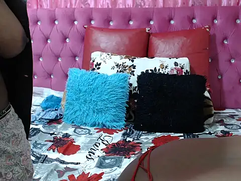 SweetSlenderChoc online show from October 25, 11:44 pm