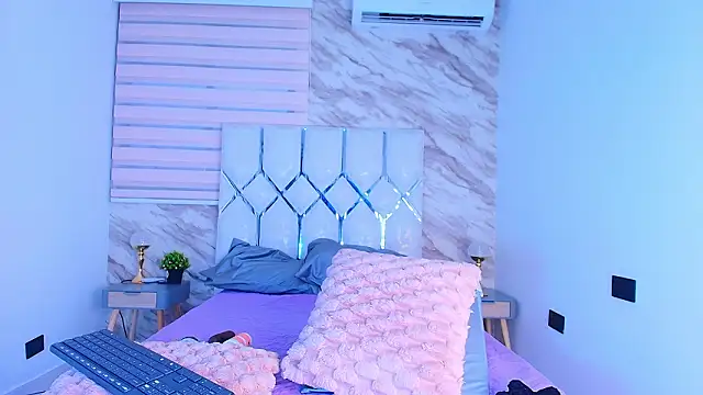 collet 1 online show from February 12, 12:51 pm