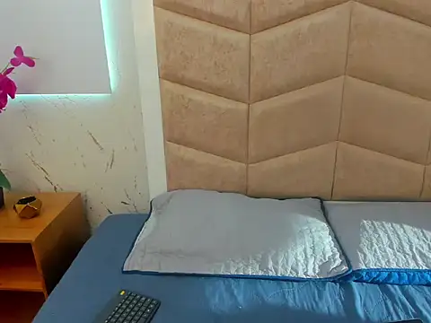 HanniRoss online show from September 24, 11:53 am