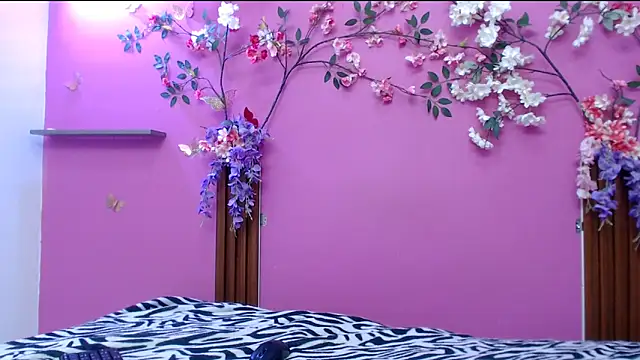 skinnysofia18 online show from May 2, 2:09 pm