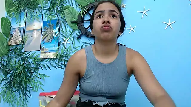 skinnysofia18 online show from July 18, 2:08 pm