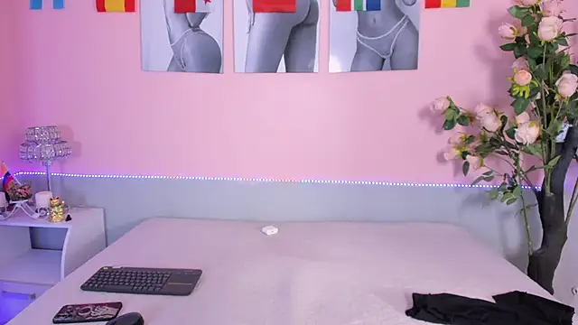 Stefany gonzales  online show from June 19, 11:57 am