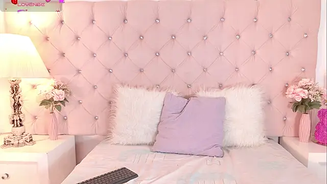 CaterinaRomano online show from October 22, 9:20 pm