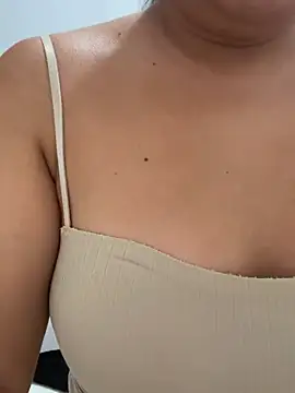 Alaia33200 online show from July 30, 2:56 am