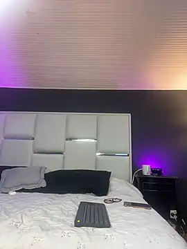Samantha Milf   online show from May 2, 9:18 pm