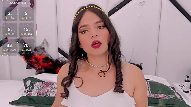 AlanaCusack online show from October 19, 1:02 pm