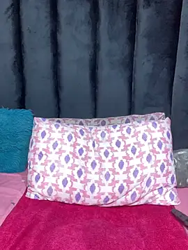 Littlebunny33 online show from June 23, 3:26 am