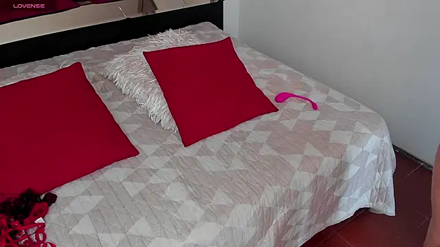 AvaScott  online show from March 18, 11:53 pm