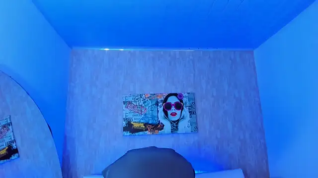 Eva hells  online show from November 5, 6:02 pm