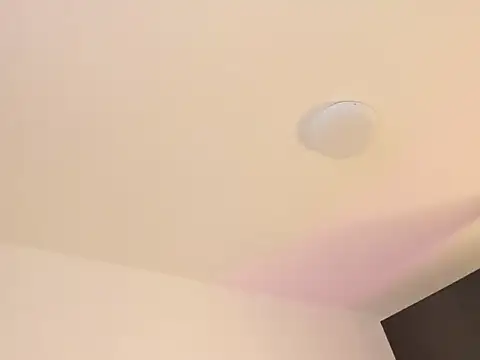 Elyross1  online show from December 18, 12:32 pm