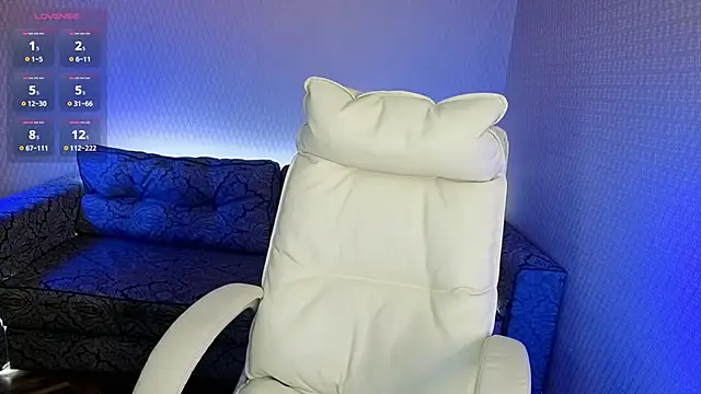 NikkiiStill online show from September 26, 5:16 am