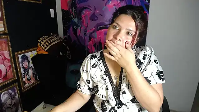 Curvy-Queen online show from October 31, 9:08 pm