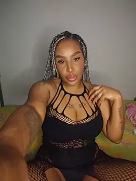 Queen Amara online show from June 19, 4:17 am