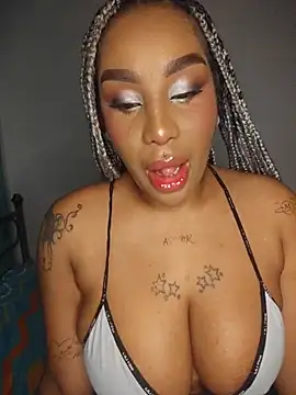 Queen Amara online show from June 13, 4:21 am