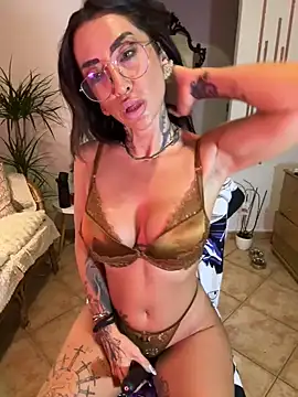 nikkaanderic online show from July 12, 7:58 pm