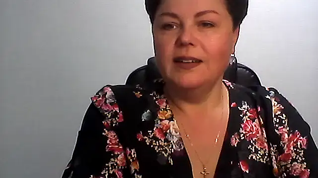 Snapshot of EllaLove2277 chatting on October 14, 5:32 am EllaLove2277 online show from October 14, 5:32 am