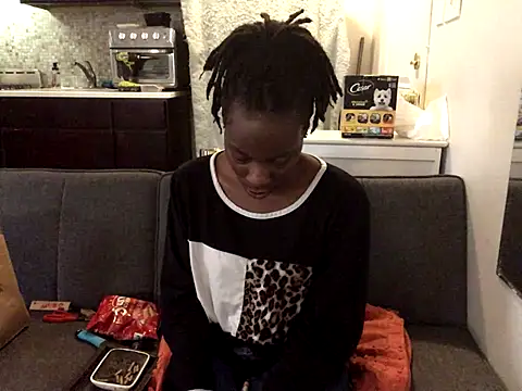 littyleesh1 online show from October 11, 1:14 pm