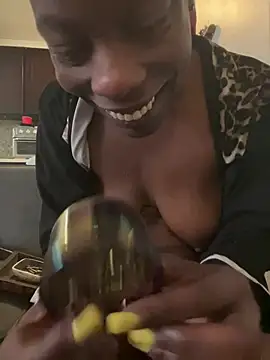 littyleesh1 online show from May 2, 1:47 pm