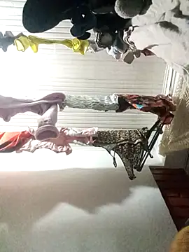 sexygirlbronw1909 online show from September 28, 2:40 am