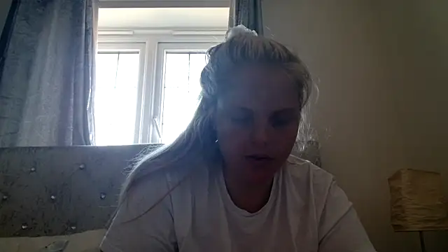 Snapshot of Dolliejayxx chatting on September 29, 9:14 am Dolliejayxx online show from September 29, 9:14 am