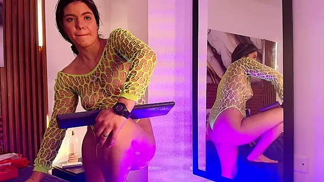 Evelin thompsson online show from October 28, 3:34 am