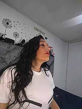 Shantey Laurent online show from July 3, 1:50 pm