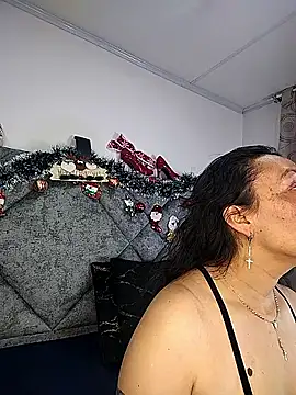 Shantey Laurent online show from December 17, 2:43 pm