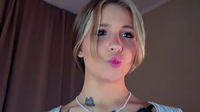 LoveSeekins online show from April 22, 7:11 pm