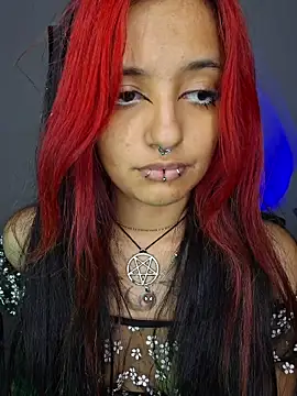 carolinerue online show from July 31, 7:42 am