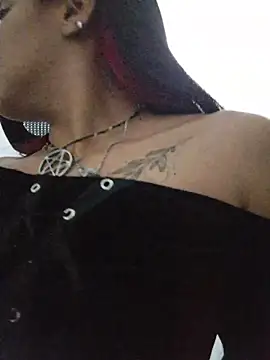 carolinerue online show from July 16, 1:10 am