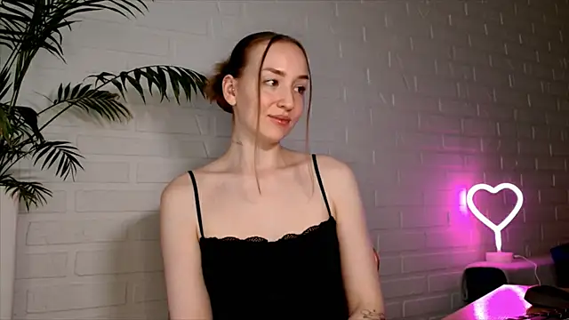 WhitePrincessLuna online show from July 24, 12:36 pm