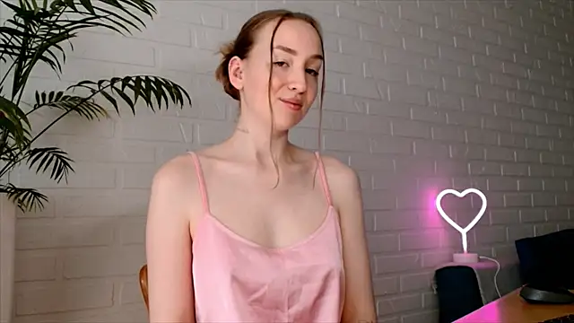 WhitePrincessLuna online show from August 2, 12:08 pm