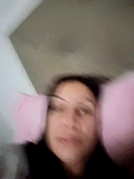 Jennyzinha00 online show from September 9, 6:35 am