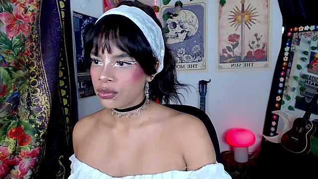 Raven luv online show from September 30, 9:30 pm