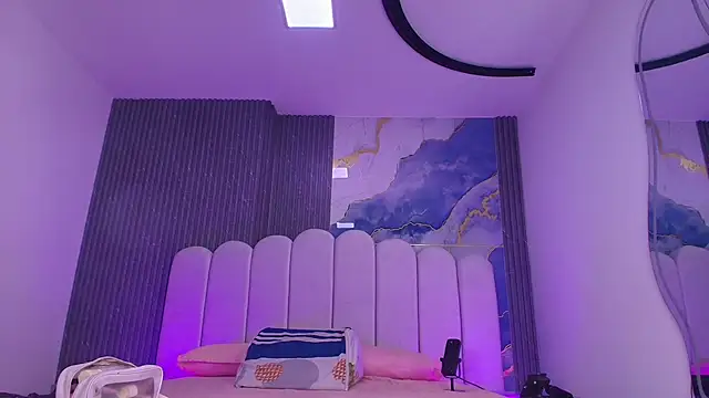abbyrouss  online show from July 1, 3:06 am