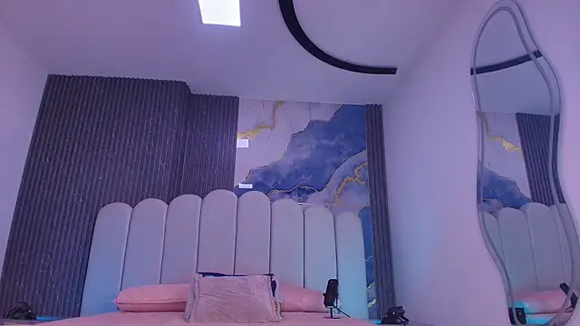 abbyrouss  online show from July 3, 3:23 am