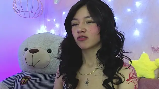 april bennett online show from November 28, 1:14 pm