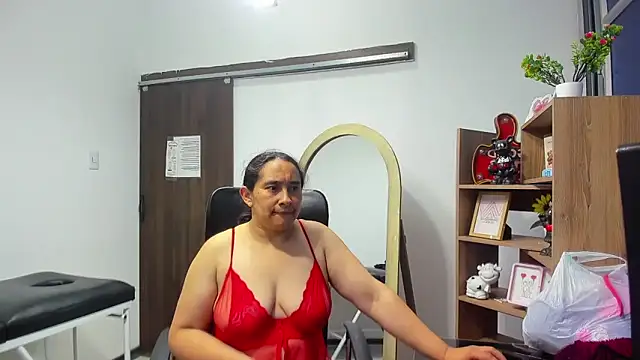 LeilaSmith  online show from April 30, 11:37 am