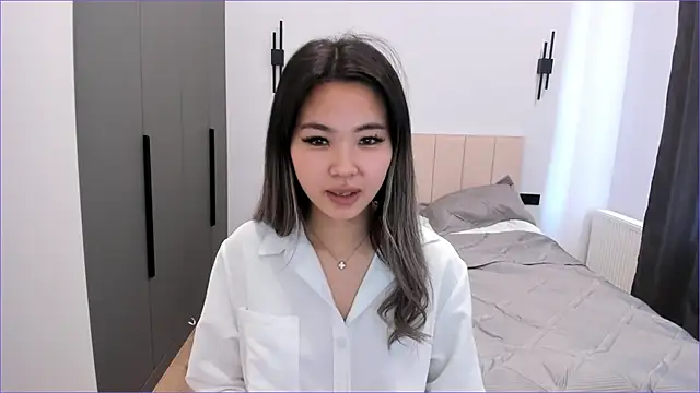 Snapshot of Maakimita chatting on October 14, 7:33 am Maakimita online show from October 14, 7:33 am