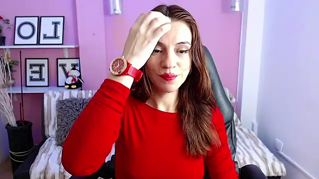 KendallWood  online show from November 12, 8:40 pm