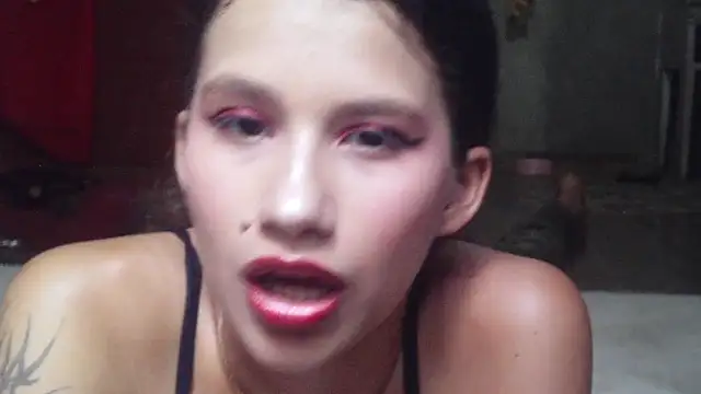 EmmaPetty online show from October 5, 9:09 pm