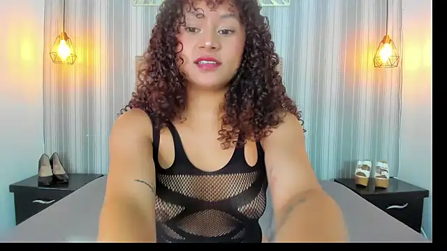 Sofiapassionne online show from June 26, 2:40 pm