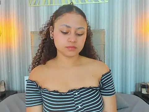 Sofiapassionne online show from February 25, 3:21 pm