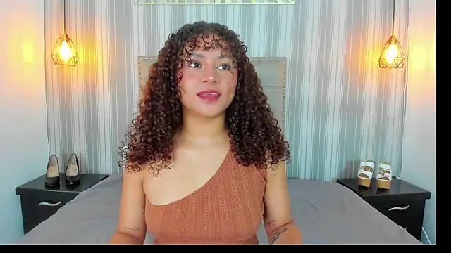 Sofiapassionne online show from June 23, 2:48 pm