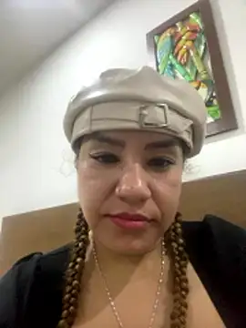 Dulce  Lovee online show from January 12, 4:40 am