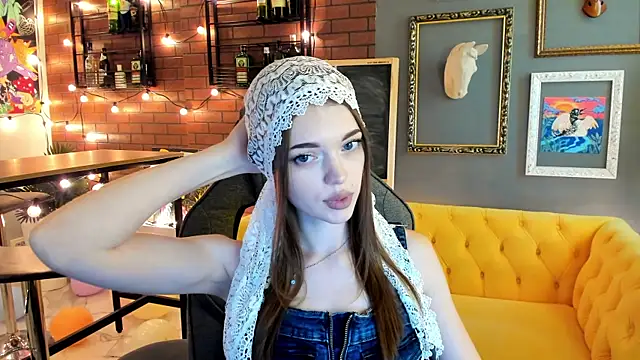 Snapshot of FlexyFox chatting on September 17, 8:34 am FlexyFox online show from September 17, 8:34 am