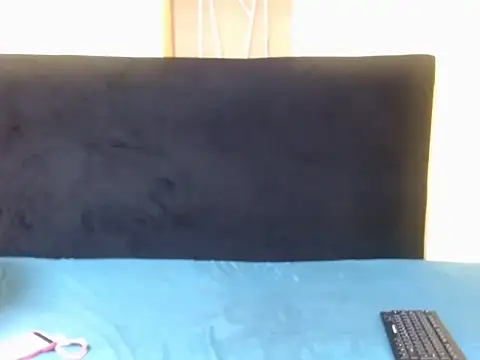 Freaky-Nicky18 online show from November 26, 6:25 am