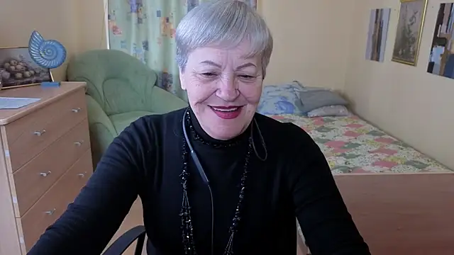 Snapshot of Freya_Fable chatting on October 1, 8:19 am Freya Fable online show from October 1, 8:19 am